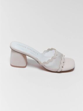 Oasis Society Trina Bone Mesh Block Heels - Size 8.5 - NWOT
